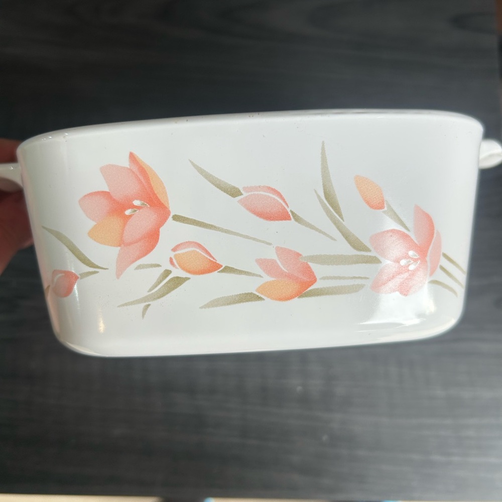 Corningware Peach FloralA1.5-B 1.5 L casserole Dish-Vintage-Chipped Handle